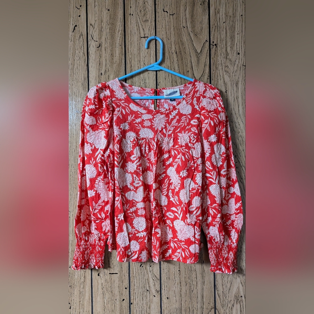 Universal Thread Smocked Wrist Top